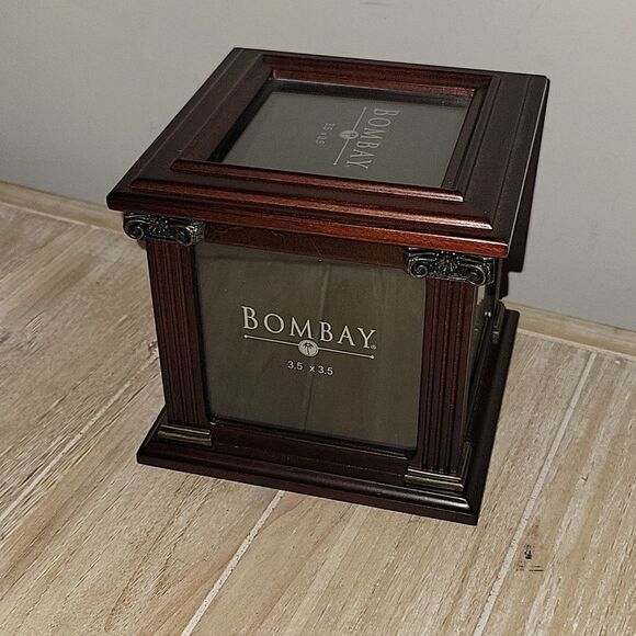 THE BOMBAY COMPANY Wood 3.5” x 3.5” Photo Picture Frame Storage Box Y2K - Picture 2 of 6